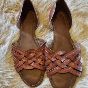 Universal Thread Tan Woven Sandals